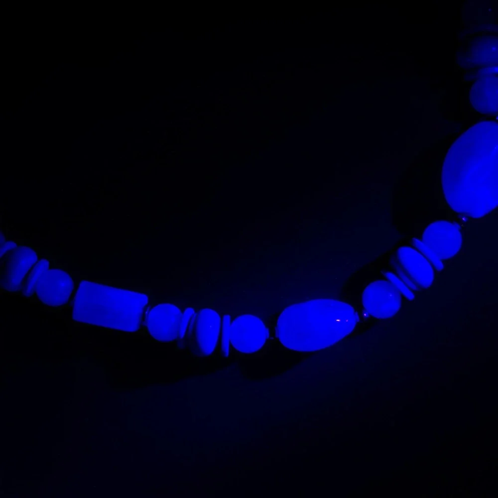 1960s Mod Chunky Beaded Necklace Marbled UV Glow Vintage Plastic 18